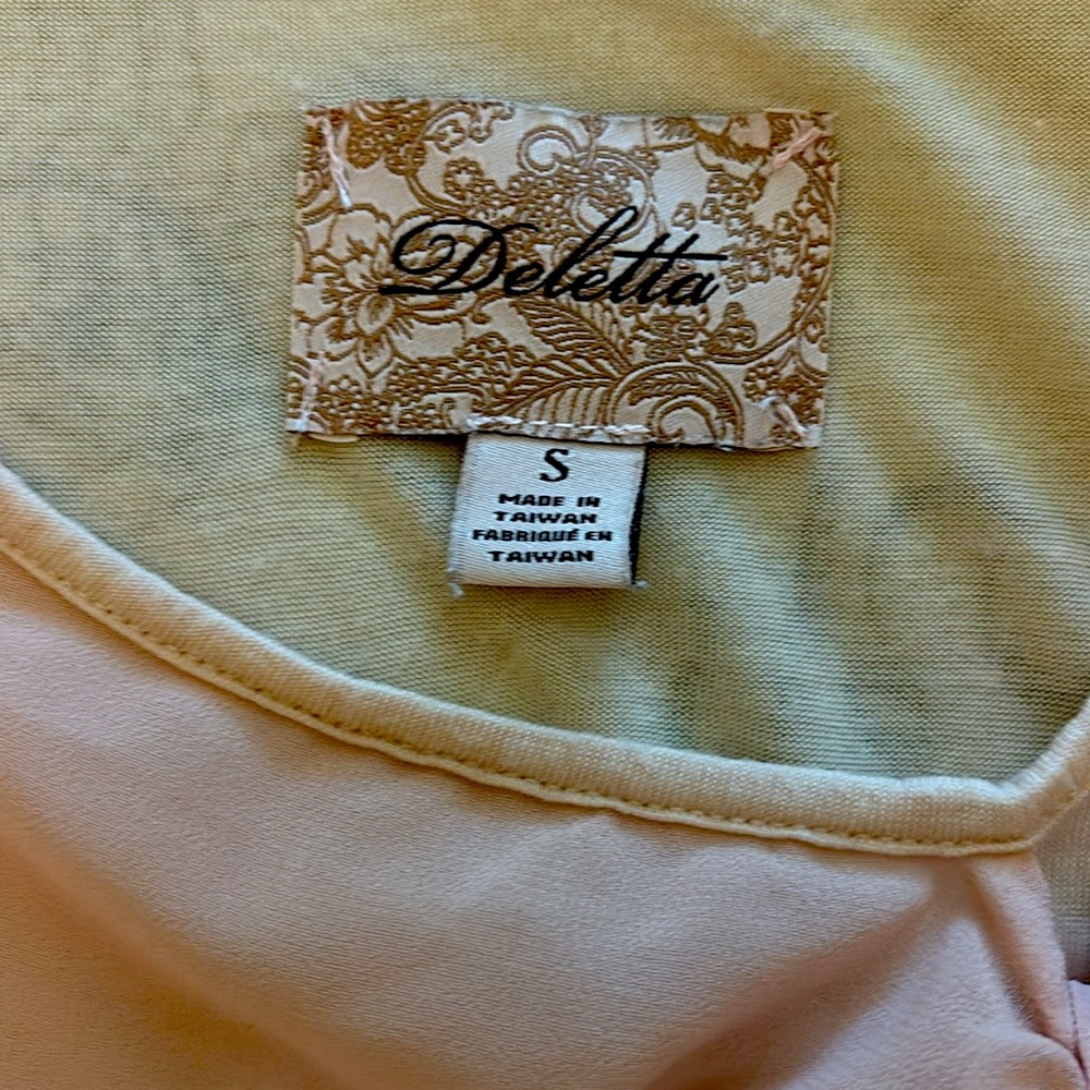 Deletta Elegant Pink Sleeveless Top with Bow Detail - Picture 3 of 4